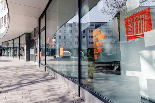 Die Stiftung Forum Recht vermittelt an ihren Karlsruher und Leipziger Standorten sowie virtuell die Funktionen des Rechtsstaats im demokratischen Zusammenleben.  | Foto: Foto: Felix Grünschloss