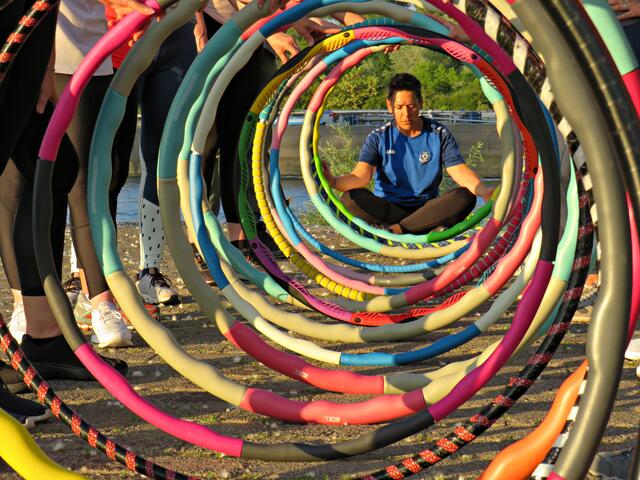Im Zenit der Hula Hoops | Foto: Brigitte Melder