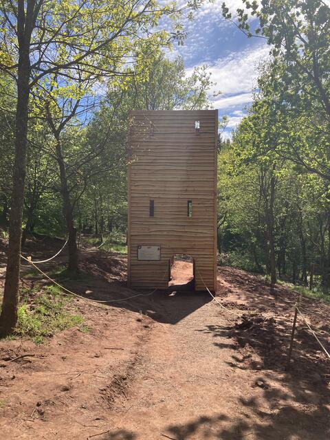. . . und ein Kletterturm | Foto: B. Bender
