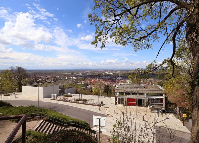 Turmbergterrasse mnit Blick über die Stadt | Foto: www.jowapress.de