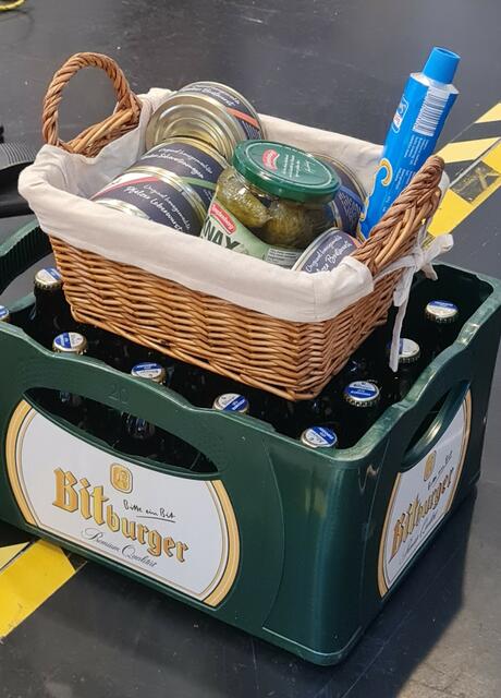 Bierkasten und Vesperkorb als Dankeschön für die Band | Foto: Eva Heyder