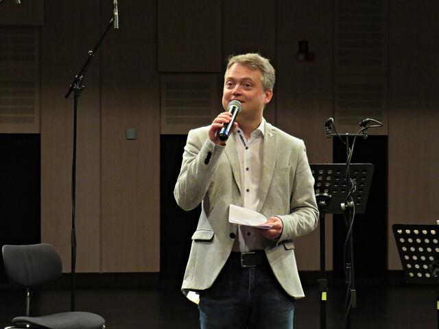 Daniel Kroh bei seiner Begrüßung | Foto: Brigitte Melder