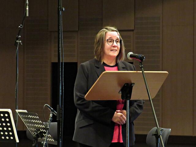 Frau Dr. Nicole Aeschbach bei ihrer Begrüßungsrede | Foto: Brigitte Melder