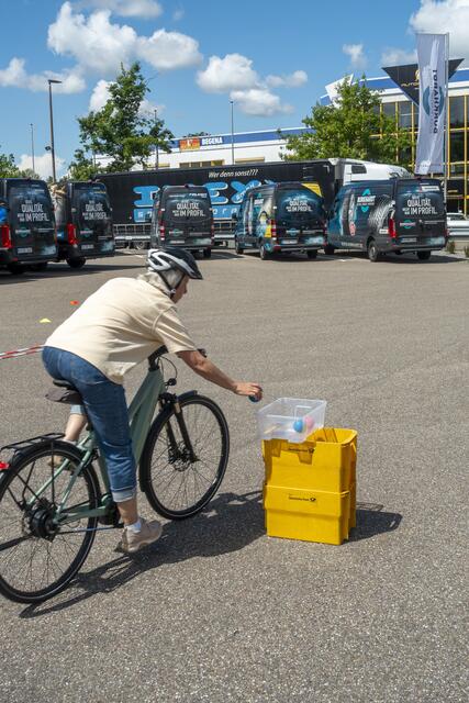 Einhändig fahren, Ball ablegen | Foto: Gerhard Öfner