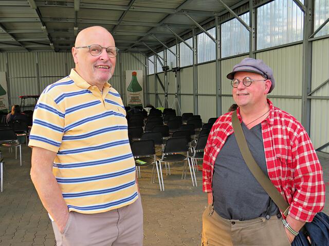 Fotograf Johann-Peter Melder und Musiklehrer Helmut Achtzehnter von der Musikschule Sascha Leicht | Foto: Brigitte Melder