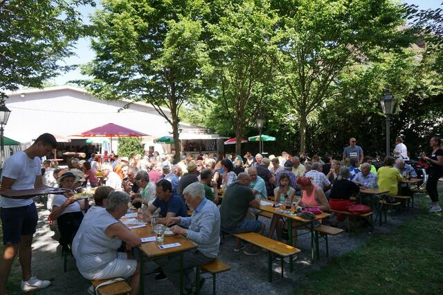 Blick in den SpargelFESCHDBiergarten | Foto: GV Harmonie Büchenau 1919 e.V.