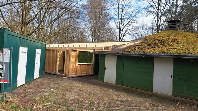 So fing alles an. Das Dach fehlt noch. | Foto: Tim Altschuck