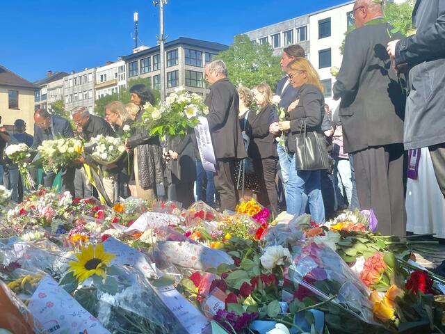 Oberbürgermeister Christian Specht, der Baden-Württembergische Innenminister Thomas Strobl und Bundesinnenministerin Nancy Faeser legten Kränze nieder | Foto: Roland Kohls
