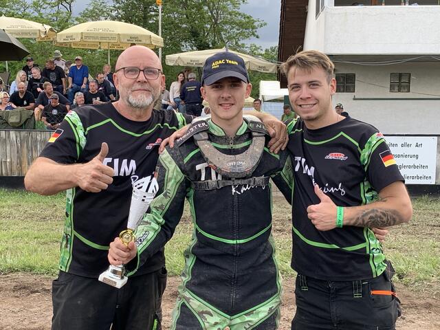 Das Team Widera freut sich über den zweiten Platz in Altrip | Foto: Michael Sonnick