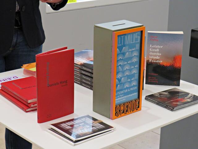 Spendenbox mit Büchern und CDs | Foto: Brigitte Melder