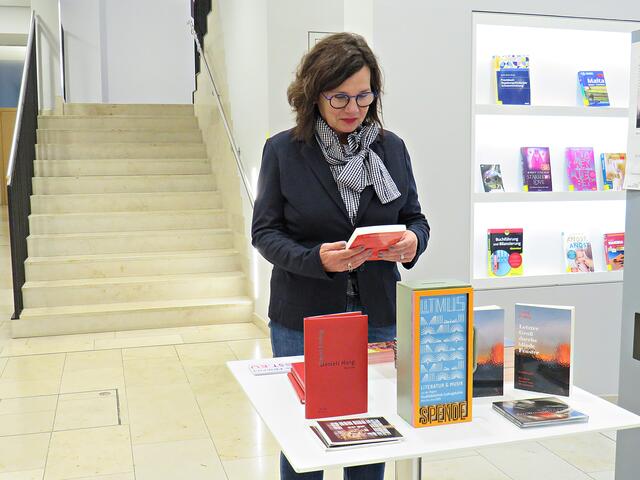 Am Spendenstand | Foto: Brigitte Melder