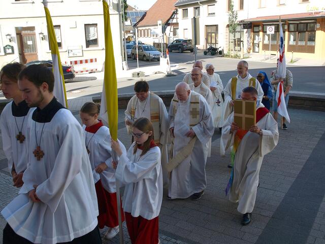 Einzug in die Kirche | Foto: Urheber: W. Schmidhuber