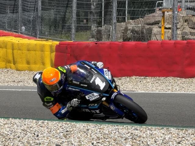 Karel Hanika auf dem Siegermotorrad der YART-Yamaha #1. | Foto: Pascal Kurz