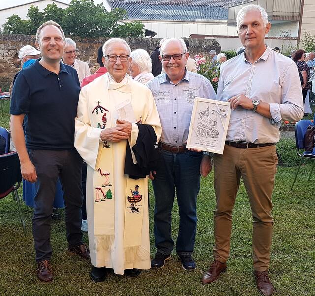 Spendenübergabe des Sängerbunds | Foto: Urheber: W. Schmidhuber