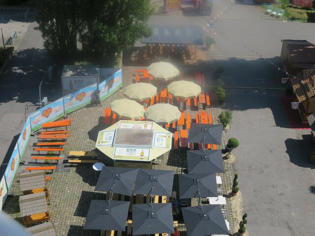 Leerer Biergarten beim Weißwurstfrühstück vor der Eröffnung um 14 Uhr | Foto: Julia Glöckner