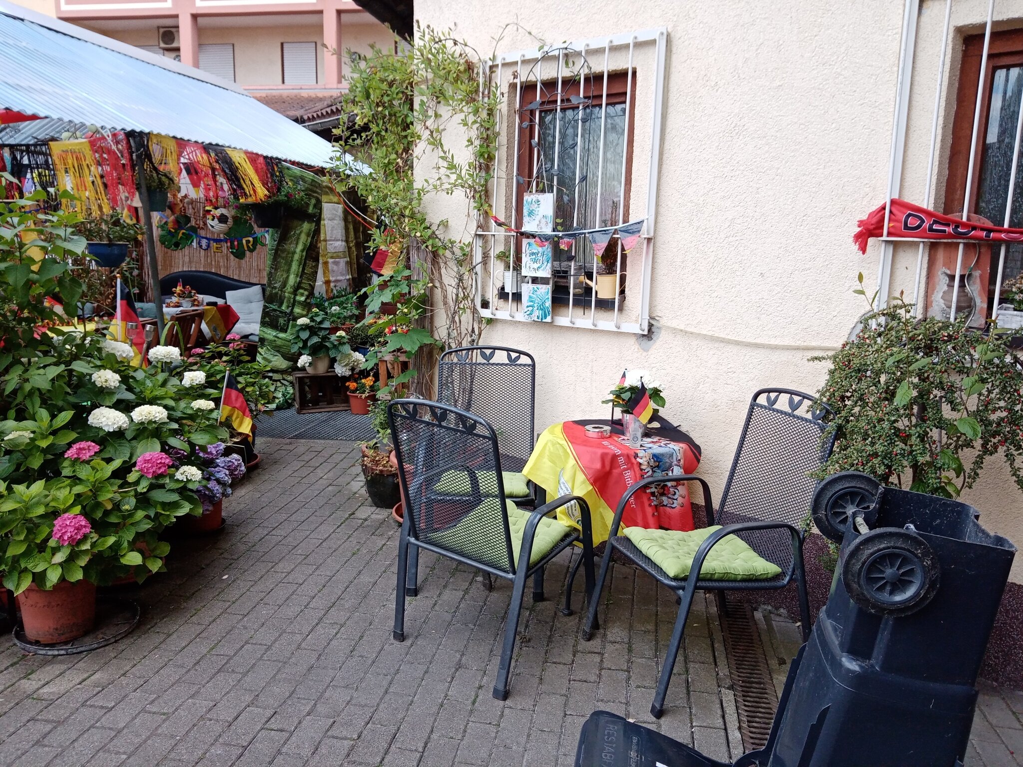 Bistro Alte Zunft Mutterstadt Biergarten für EM super gerüstet