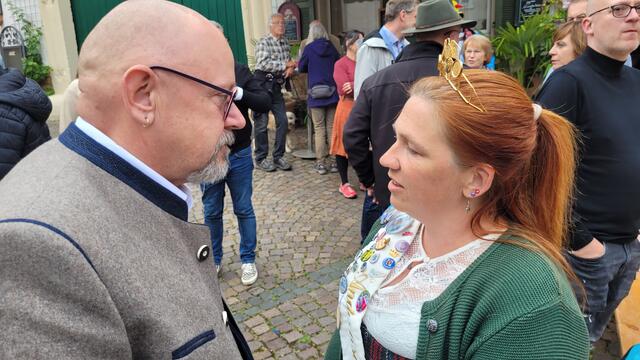 Claus Schick im Gespräch mit der Andechser Bierfestkönigin | Foto: Markus Pacher