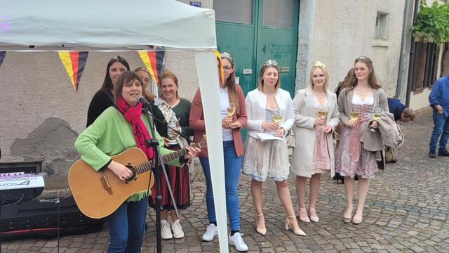 Gute aber auch nachdenkliche Stimmung mit der Sängerin und Liedermacherin Martina Gemmar aus der Südpfalz | Foto: Markus Pacher
