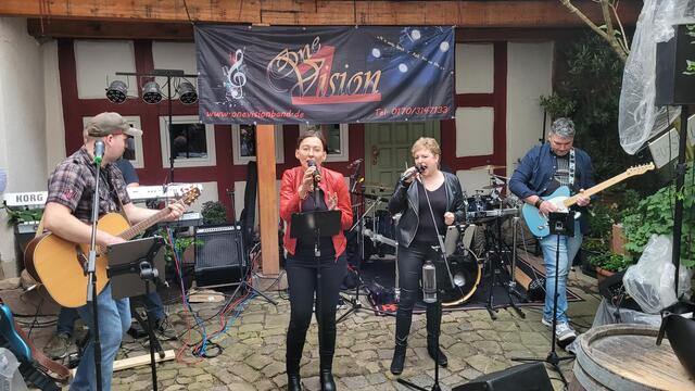 Live-Musik in den Hambacher Winzerhöfen | Foto: Markus Pacher