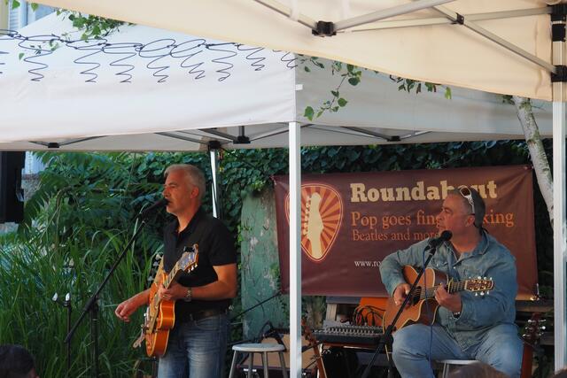 Gitarrenduo Roundabout | Foto: Beate Ripka (Gospelchor Lingenfeld)