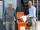 von links: Richard Peters und Dr. Dieter Stolz (beide Lions Club Wörth-Kandel) mit den gesammelten Korken 

 | Foto:  Lions Club Wörth-Kandel/gratis