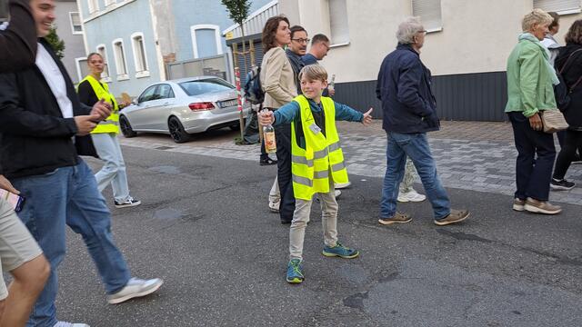 Sicheres Geleit für die Walkteilnehmer | Foto: Doerthe Settelmeyer