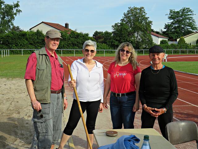 Claudia Wagner vom TSV Iggelheimbeim Weitsprung | Foto: Brigitte Melder