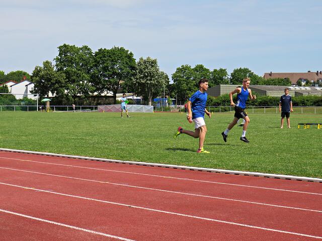 TSV-Anfeuerung vom Rasen aus | Foto: Brigitte Melder