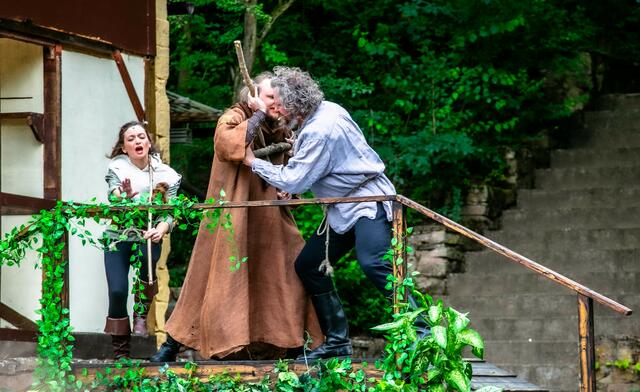 Alana(Astrid Nortmeyer)Robin - Little John(Peter Ziesche) | Foto: Wolfgang Neuberth