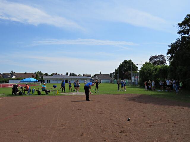Beim Kugelstoßen | Foto: Brigitte Melder