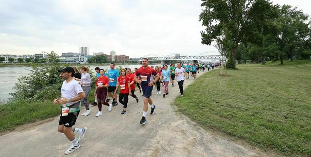 Ein Teil der Strecke führte am Rhein entlang | Foto: n plus sport GmbH, Markus Lutz