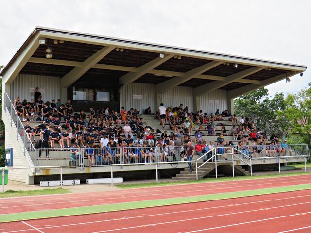 Die Tribüne | Foto: Brigitte Melder