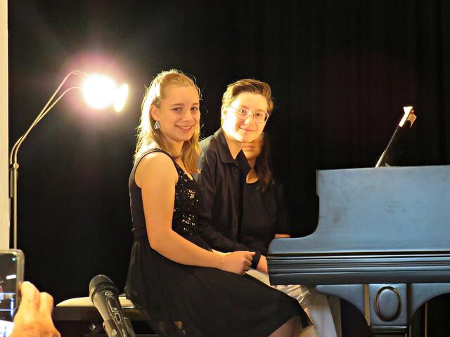 Die beiden jungen talentierten Musiker Lisbeth Gresch und Alexander Krämer | Foto: Brigitte Melder