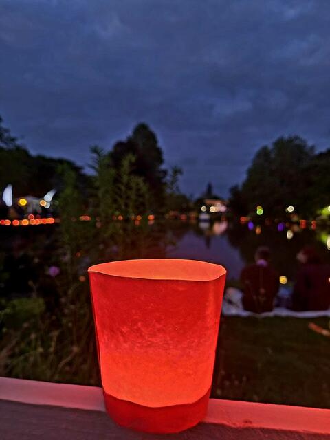 Fest der 1000 Lichter im Rosengarten Zweibrücken mit Brass Machine  | Foto: Barbara Vollmer