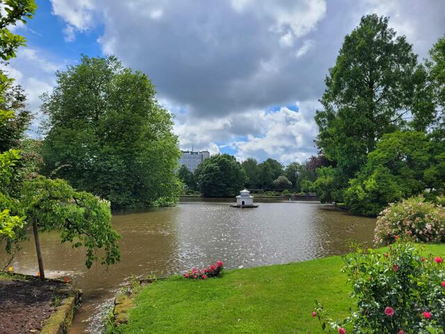 Fest der 1000 Lichter im Rosengarten Zweibrücken mit Brass Machine  | Foto: Barbara Vollmer