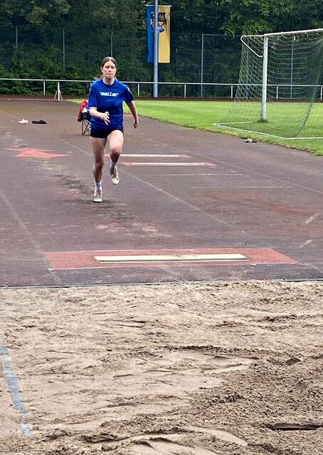 Selina Reiser beim Weitsprung | Foto: TSV Iggelheim