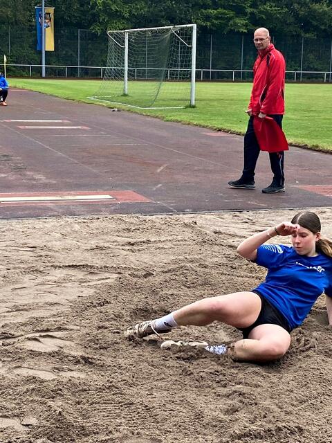 Selina beim Weitsprung | Foto: TSV Iggelheim