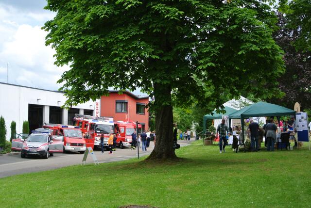 Feuerwehr: Die Werkfeuerwehr des Pfalzklinikums zeigte sich ebenfalls mit Fahrzeugen und einer Löschaktion für kleine Interessierte | Foto: Pfalzklinikum