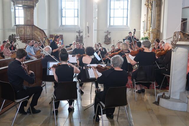 Kammerorchester von der Seite | Foto: Eva Heyder