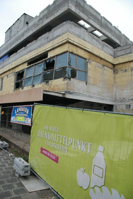 Hertie: Ein neuer Lebensmittelpunkt für Neustadt sollte es werden. | Foto: Markus Pacher