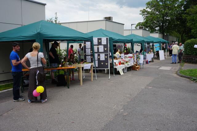 BeFöWo_WIA: Betreuen-Fördern-Wohnen, die Gemeindepsychiatrie des Pfalzklinikums, bot neben einem Einblick in die neuen Tiny Häuser von Wohnen mit Intensiver Assistenz (WIA) Verkaufsstände, Aromatherapie, Musik und Yoga an | Foto: Pfalzklinikum