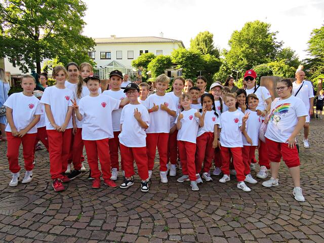 Vom Dany Dance Center hatten diese Nachwuchstänzer ihren Auftritt | Foto: Brigitte Melder