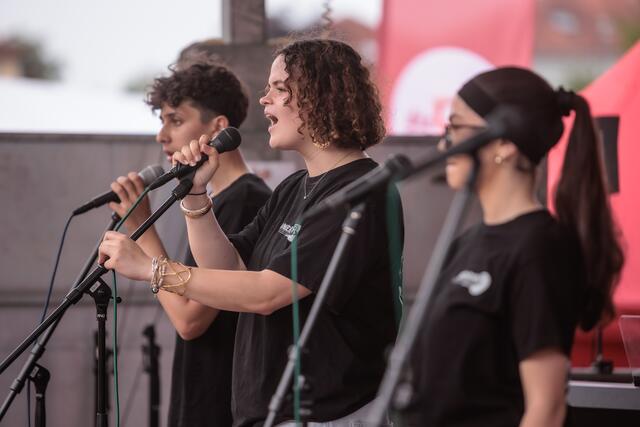 17. Internationales Kinderfest in Germersheim - Spiel und Spaß auf der Bühne | Foto: Paul Needham