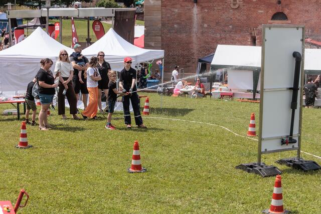 17. Internationales Kinderfest in Germersheim - Spiel und Spaß bei der Feuerwehr | Foto: Paul Needham