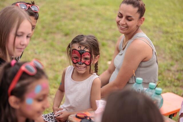 17. Internationales Kinderfest in Germersheim - Spaß beim Kinderschminken | Foto: Paul Needham