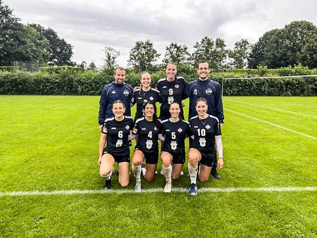 Moritz Kiefer, Celine Conrad, Marie Hodel, Fabian Conrad 
Sophia Mahr, Yasmin Yasin, Nadine Conrad, Steffi Desa | Foto: Wolfgang Neuberth