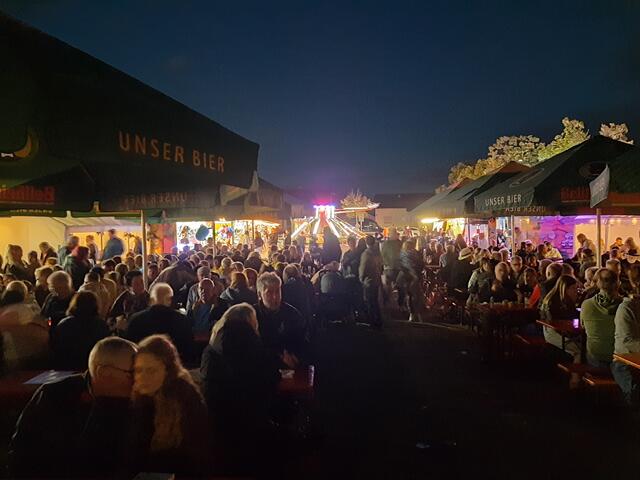 Der Bär tobt auf dem Kerweplatz | Foto: Ortsgemeinde Westheim