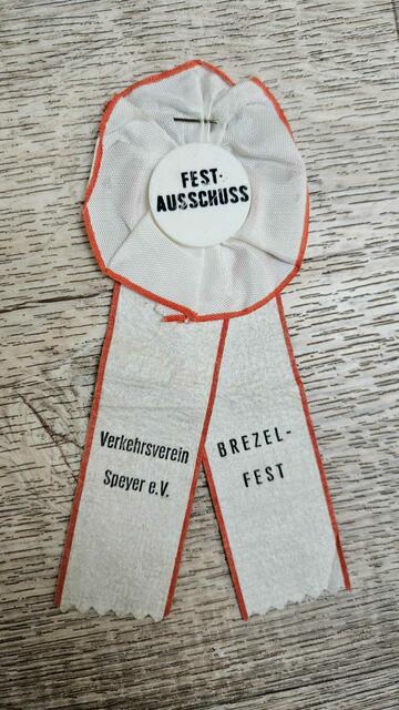 Schleife des Fest-Ausschusses | Foto: Hansjörg Heß