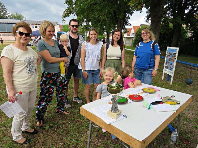 Die Kinder machten eifrig mit bei Claudia Wagner | Foto: Brigitte Melder
