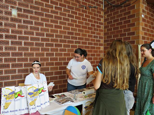 In der TSV-Halle ging das Fest weiter | Foto: Brigitte Melder